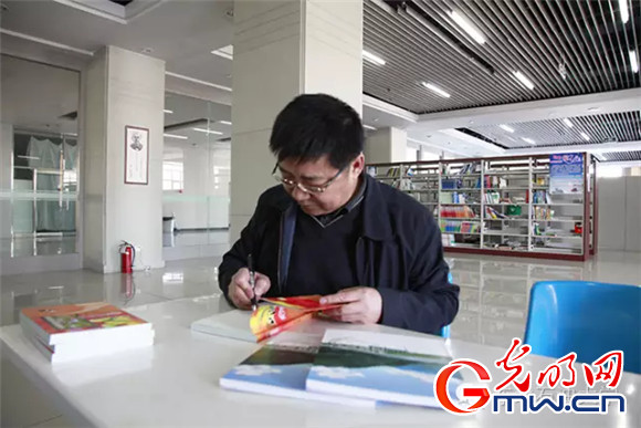 “爱心传递 人人公益”爱心活动在东北石油大学展开 “爱心传递 人人公益”爱心活动在东北石油大学展开
