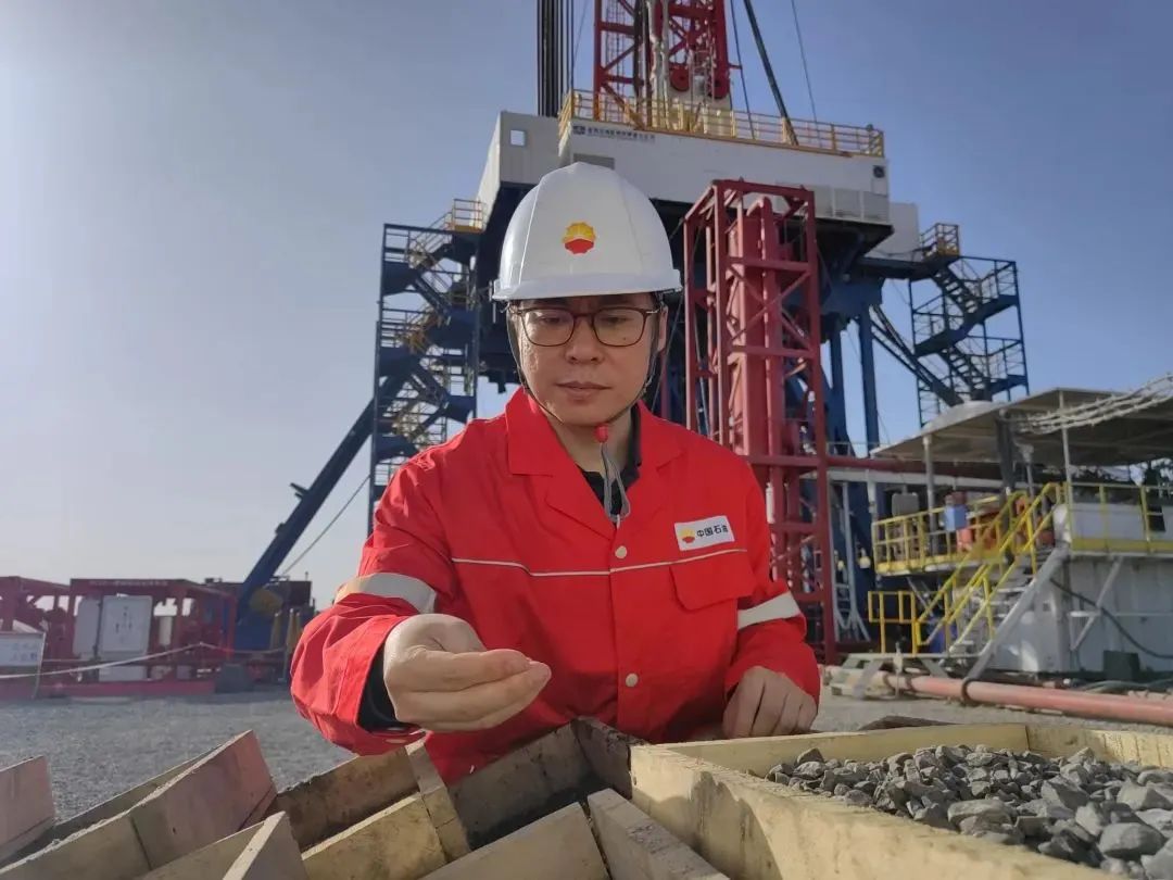 东油校友侯立东、王韧荣获第六届“杰出工程师青年奖”-东北石油大学